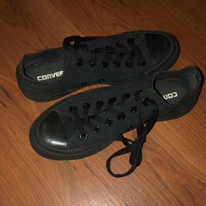 All black low converse